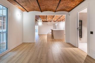 Etagenwohnung  Portaferrissa 18 entresuelo. Oportunidad única en el corazón de barcelona!