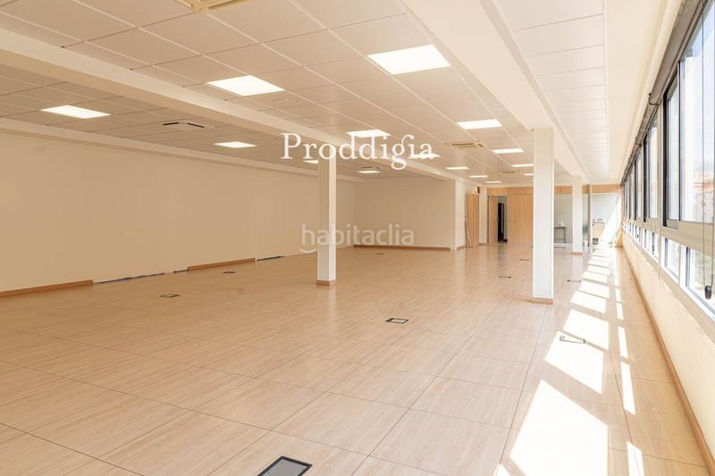 Foto 17f20b6d-a1c3-4ecb-a71c-4ae382515f2f. Alquiler oficina fantástica oficina situada en les corts en Barcelona