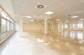 Lloguer Oficina  Galileu. Fantástica oficina diáfana en les corts