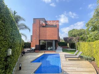 Chalet in Torrent Ballester. Exclusiva vivienda en viladecans lujo, comodidad y espacio en un