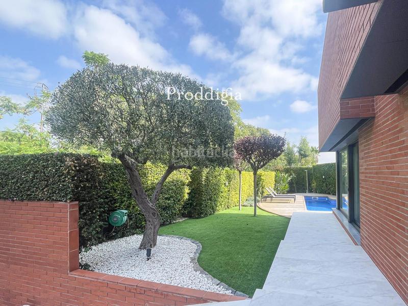 Foto 103ae584-83f4-4f7b-b161-3032077ffb82. Xalet amb calefacció aparcament piscina a Torrent Ballester Viladecans