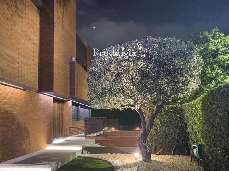 Foto 5b05bb33-32d4-4597-8125-1c15ba4bf506. Xalet amb calefacció aparcament piscina a Torrent Ballester Viladecans