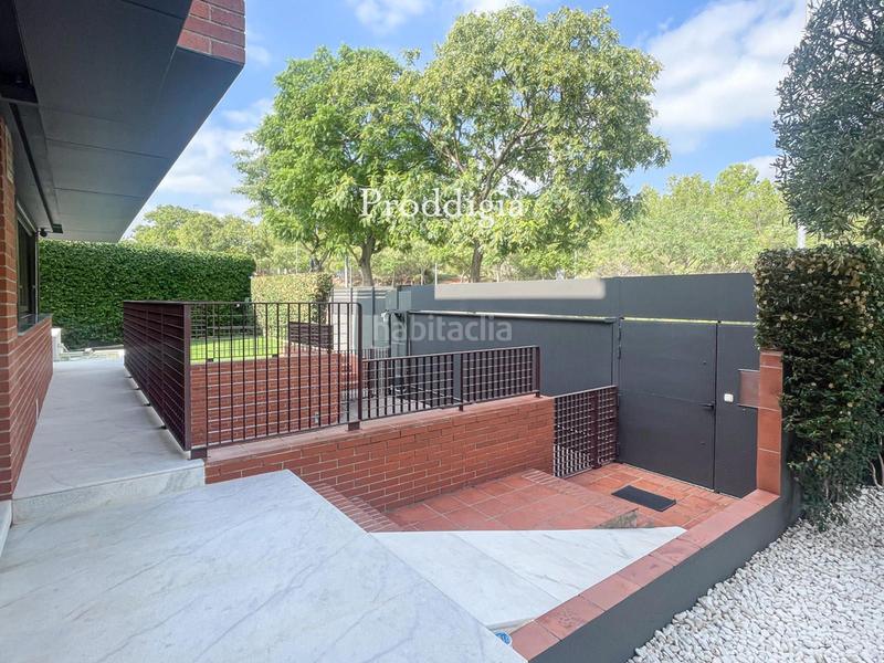 Foto 6d12569f-31e7-4afc-8cc7-5610f11a6ba8. Xalet amb calefacció aparcament piscina a Torrent Ballester Viladecans