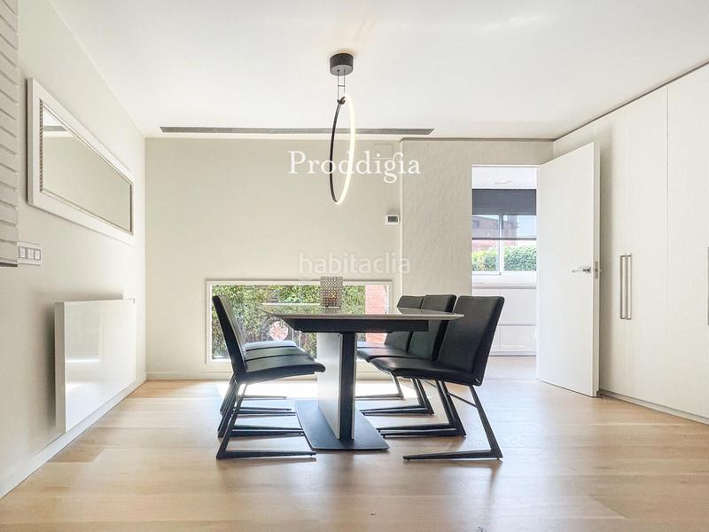 Foto 770f6fc2-b209-447e-97ef-9f31b1597e1a. Xalet amb calefacció aparcament piscina a Torrent Ballester Viladecans