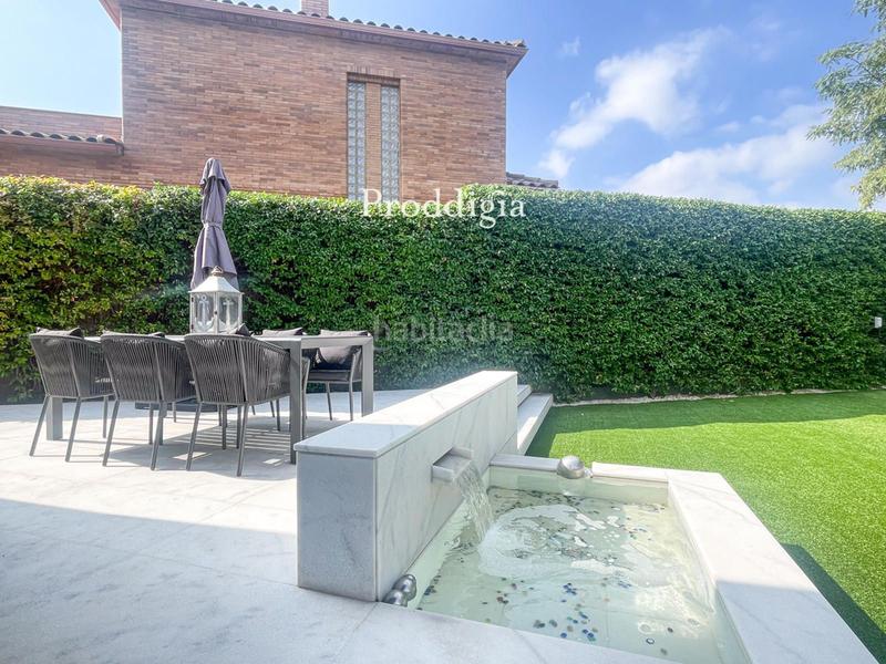 Foto 8160f28b-c898-41c4-aa1a-916df62f2564. Xalet amb calefacció aparcament piscina a Torrent Ballester Viladecans