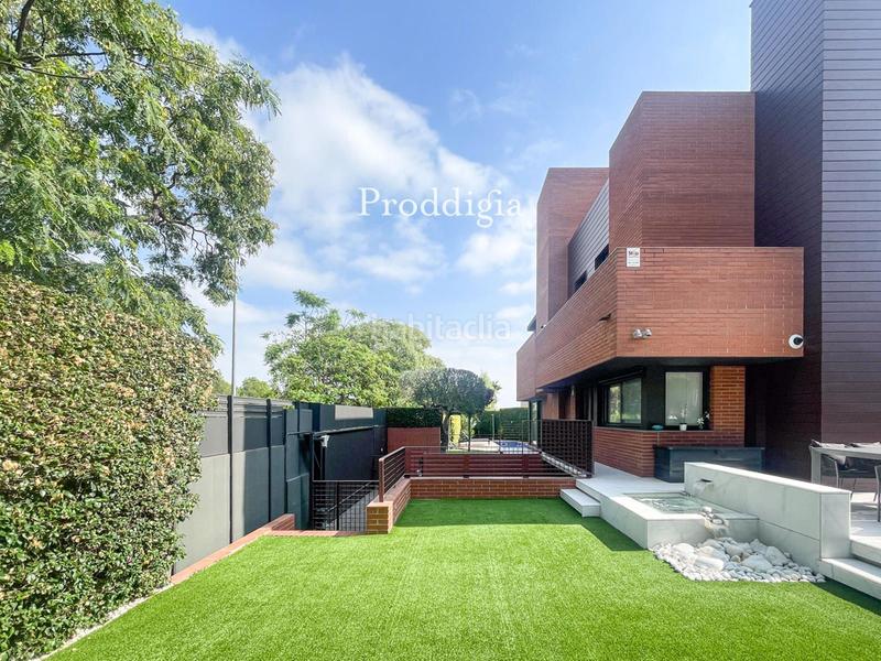 Foto 84eeecf8-97b9-49e5-aff2-619718f3840c. Xalet amb calefacció aparcament piscina a Torrent Ballester Viladecans