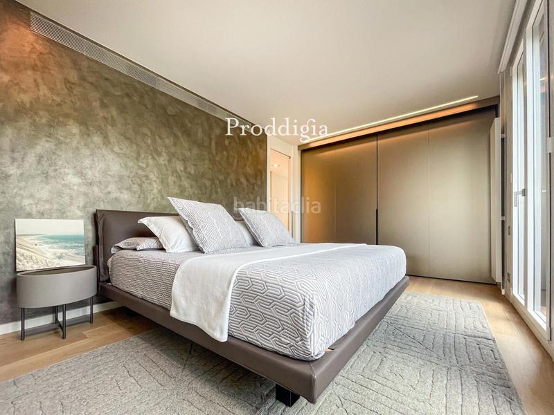 Foto 96bddce0-5d68-40ce-8601-06d0e79a6206. Xalet amb calefacció aparcament piscina a Torrent Ballester Viladecans