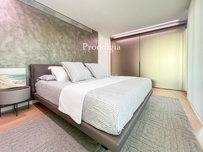 Foto e6d4df31-2f80-4500-ac78-b89bf5ac11c1. Xalet amb calefacció aparcament piscina a Torrent Ballester Viladecans