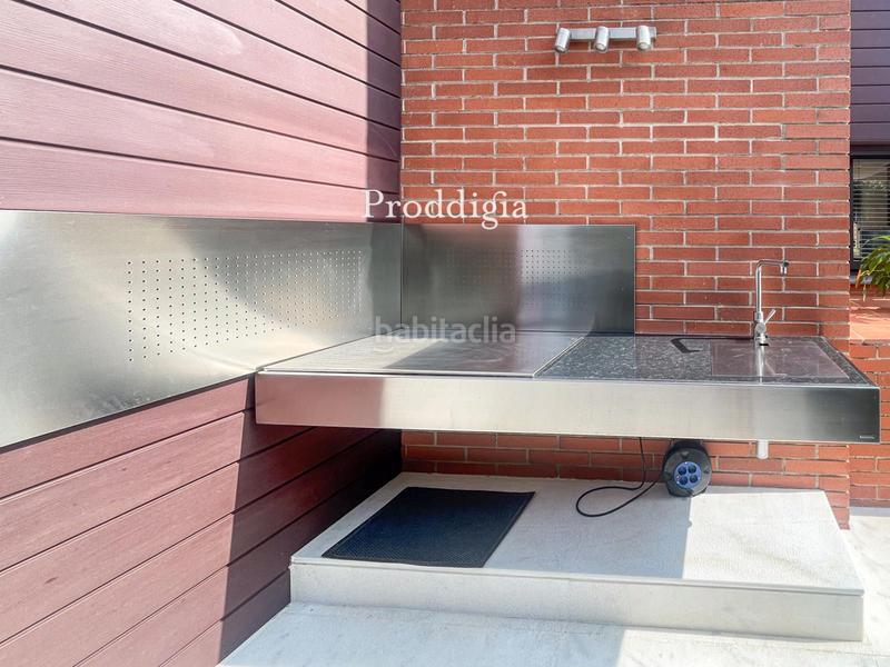 Foto f0a9a1e2-3019-411b-ad33-2c309f19554f. Xalet amb calefacció aparcament piscina a Torrent Ballester Viladecans