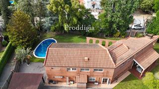 Chalet à Centre - Estació. Casa cerca de la estación de valldoreix