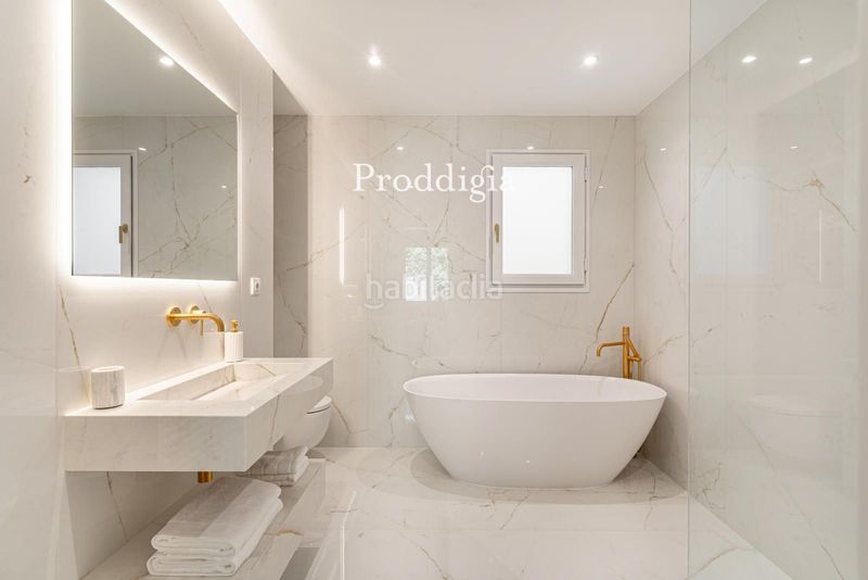 Piso vivienda reformada a estrenar con piscina en sant gervasi galvany en Barcelona - Imagen 7