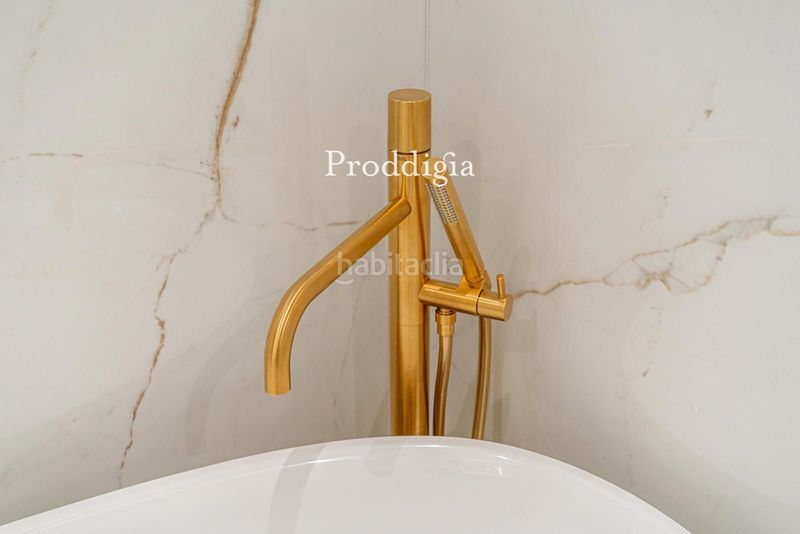 Piso vivienda reformada a estrenar con piscina en sant gervasi galvany en Barcelona - Imagen 42