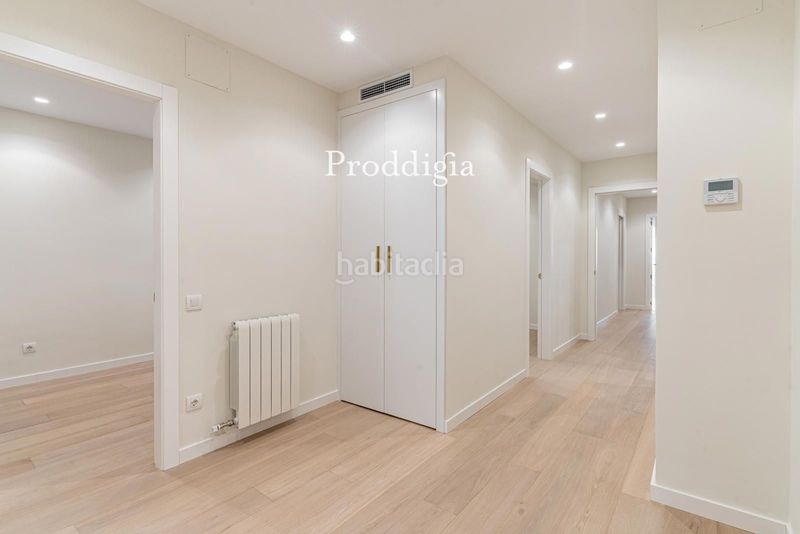 Piso vivienda reformada a estrenar con piscina en sant gervasi galvany en Barcelona - Imagen 36