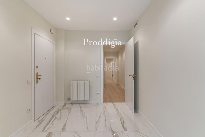 Piso vivienda reformada a estrenar con piscina en sant gervasi galvany en Barcelona - Imagen 40