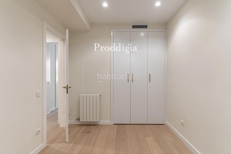 Piso vivienda reformada a estrenar con piscina en sant gervasi galvany en Barcelona - Imagen 31