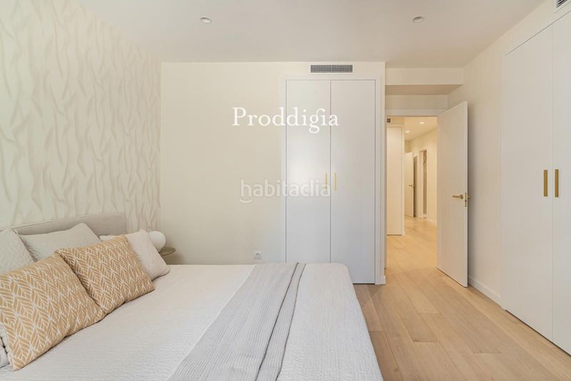 Piso vivienda reformada a estrenar con piscina en sant gervasi galvany en Barcelona - Imagen 30