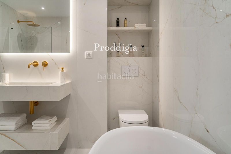 Piso vivienda reformada a estrenar con piscina en sant gervasi galvany en Barcelona - Imagen 45