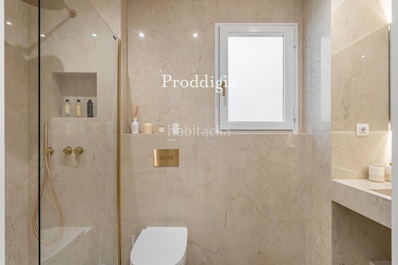 Piso vivienda reformada a estrenar con piscina en sant gervasi galvany en Barcelona - Imagen 33