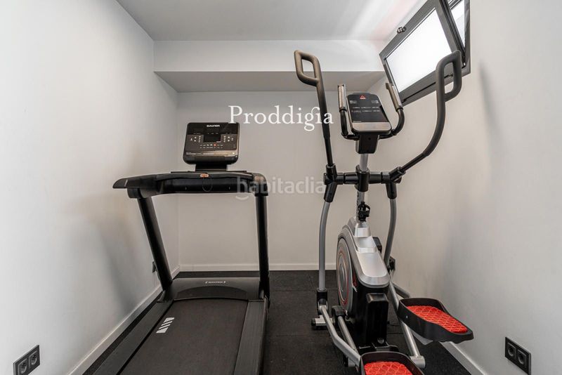 Piso vivienda reformada a estrenar con piscina en sant gervasi galvany en Barcelona - Imagen 60