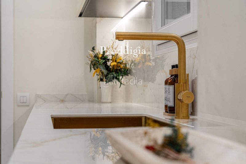 Piso vivienda reformada a estrenar con piscina en sant gervasi galvany en Barcelona - Imagen 54