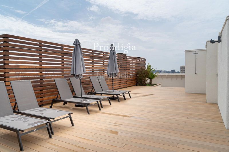 Piso vivienda reformada a estrenar con piscina en sant gervasi galvany en Barcelona - Imagen 11