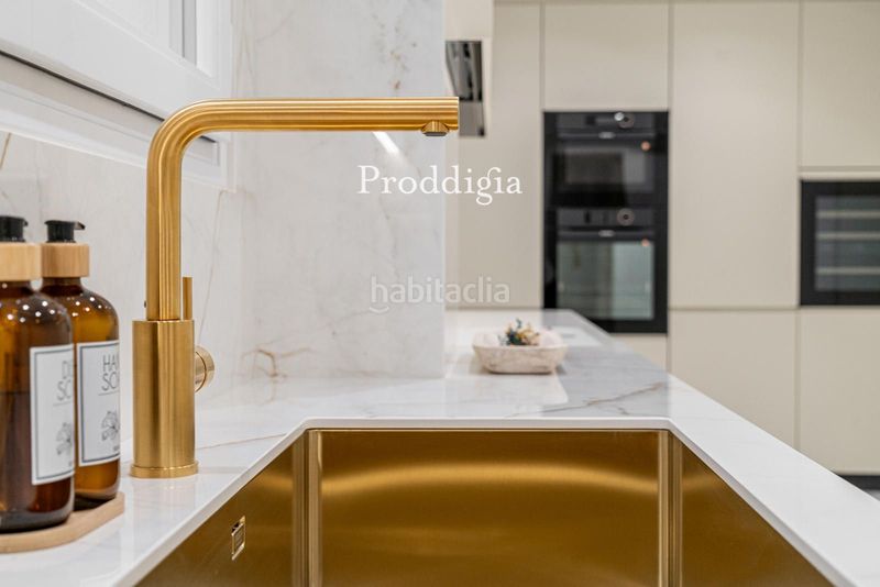 Piso vivienda reformada a estrenar con piscina en sant gervasi galvany en Barcelona - Imagen 52