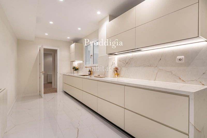 Piso vivienda reformada a estrenar con piscina en sant gervasi galvany en Barcelona - Imagen 20