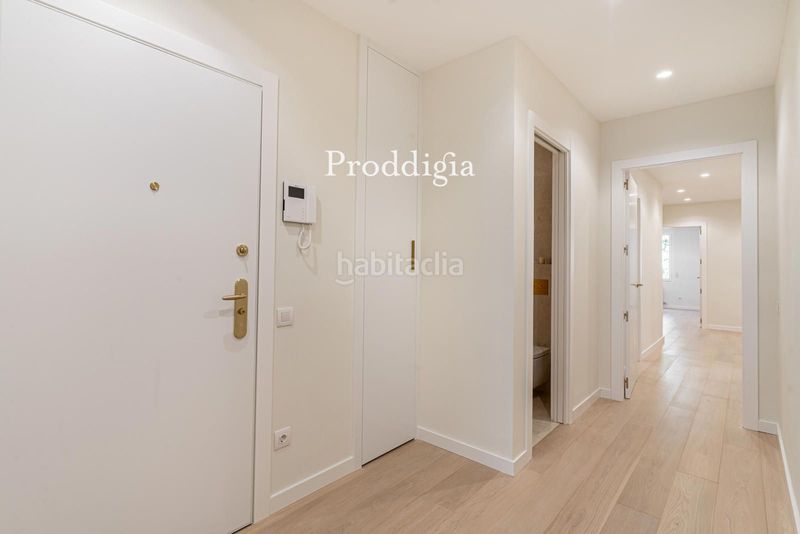 Piso vivienda reformada a estrenar con piscina en sant gervasi galvany en Barcelona - Imagen 28