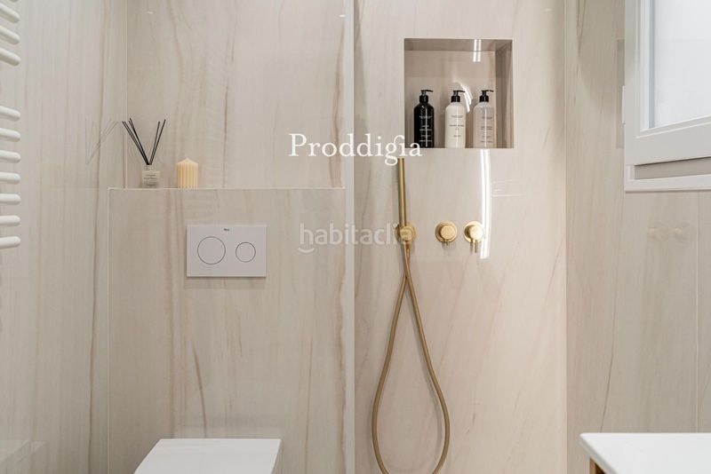 Piso vivienda reformada a estrenar con piscina en sant gervasi galvany en Barcelona - Imagen 51