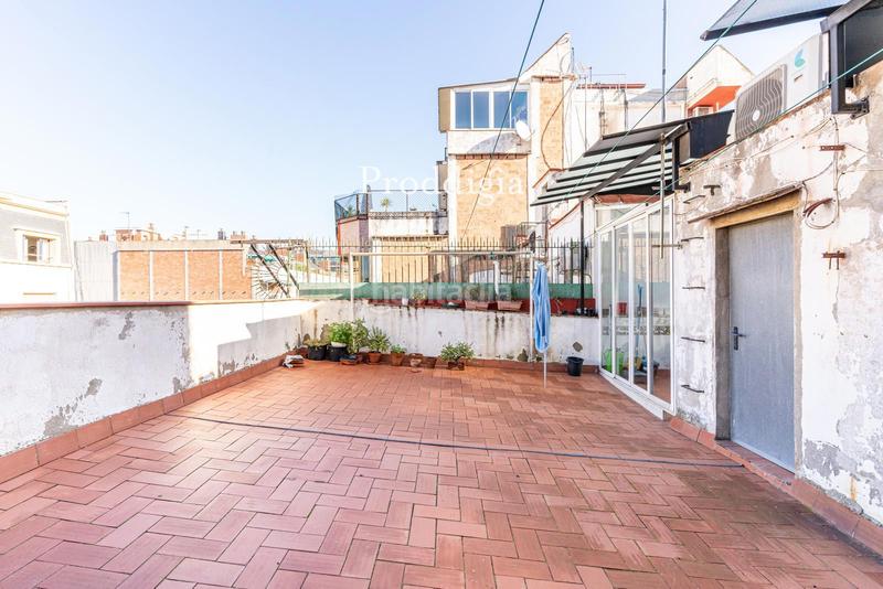 Foto d3567b19-a715-4b92-8729-1a71339d6626. Attico con riscaldamento in Sant Antoni Barcelona
