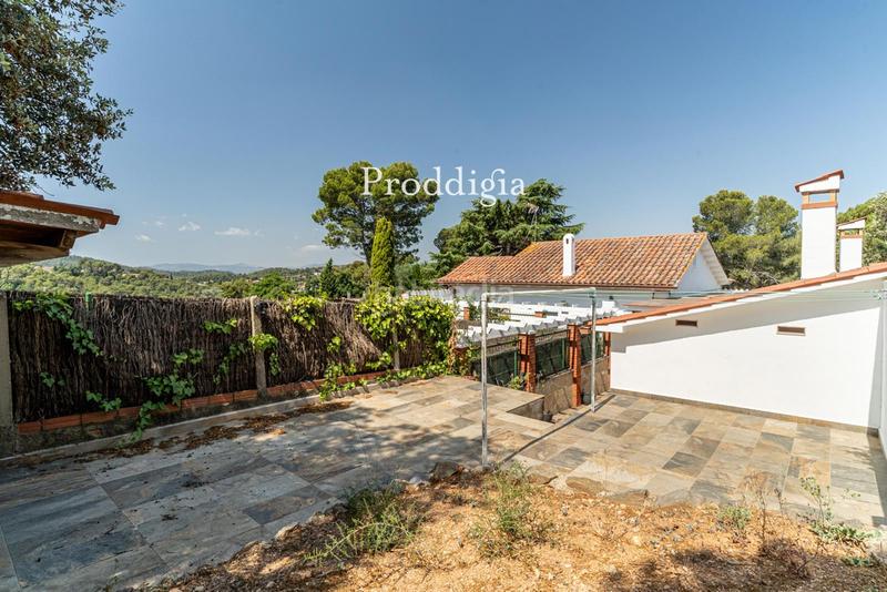 Foto abccdaec-9261-44a4-8f3c-b5294cd92f8d. Chalet in La Floresta Sant Cugat del Vallès