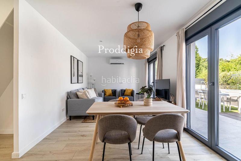 Foto 1e2a271a-e15f-4bb1-8442-253302b1a2c8. Lloguer xalet amb piscina a Valldoreix Sant Cugat del Vallès