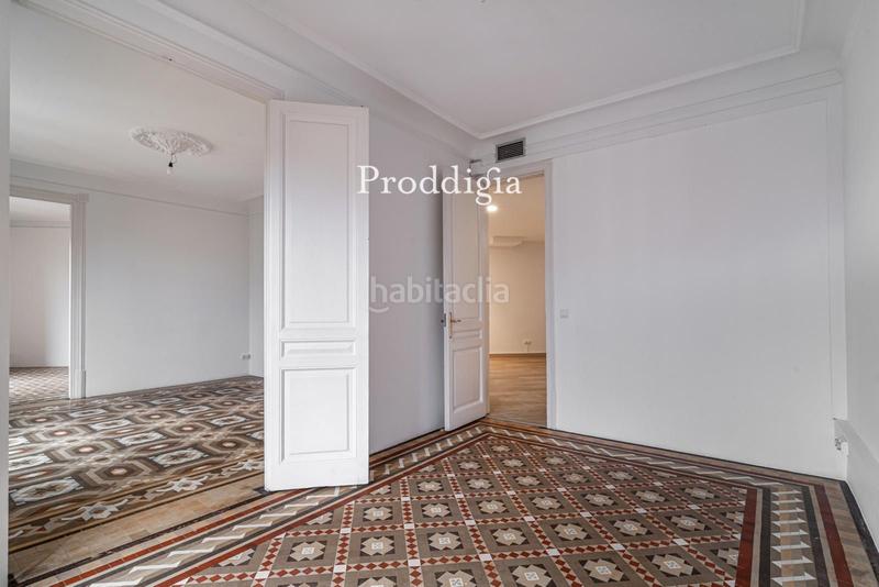 Foto b9eaa7e5-135e-4f99-8086-806283706c76. Location bureau avec chauffage dans Dreta de l´Eixample Barcelona