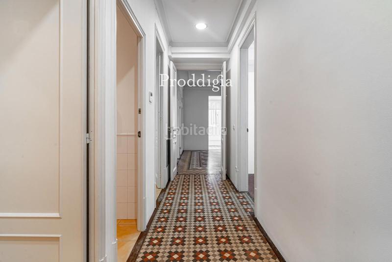 Foto d6f811ba-fbcb-4db8-b6d8-87278c47ba41. Location bureau avec chauffage dans Dreta de l´Eixample Barcelona