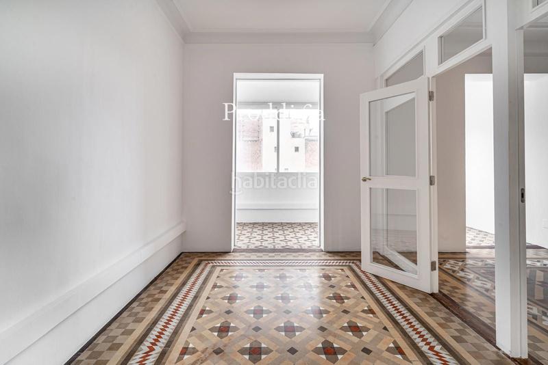 Foto d836b661-1ed3-4208-a56d-92581c93b229. Location bureau avec chauffage dans Dreta de l´Eixample Barcelona