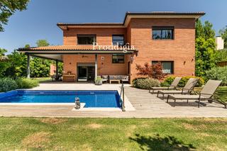 Xalet a Valldoreix. Espectacular casa de 5 habitaciones en sant cugat