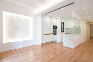 Rent Flat  Roser. Exquisito piso a estrenar en el poble sec. alquiler temporal