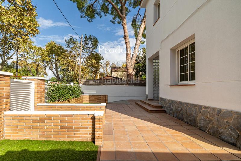 Foto 2b7cca0e-22b1-4c5d-9046-99be57d26307. Xalet amb calefacció aparcament piscina a Mira-sol Sant Cugat del Vallès