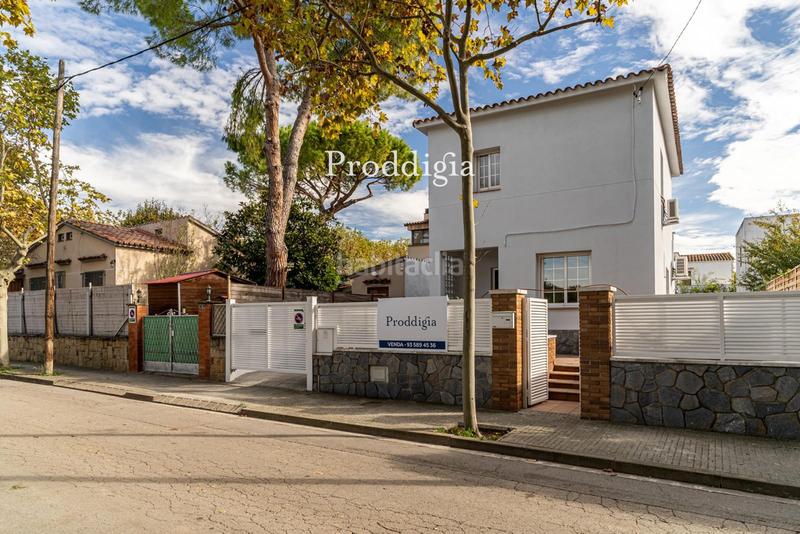 Foto 339c4572-0e17-4a37-80f9-2f7838b69270. Xalet amb calefacció aparcament piscina a Mira-sol Sant Cugat del Vallès