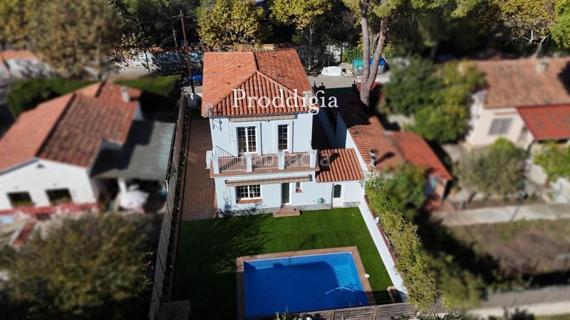 Foto 5f1a605b-2fbb-4dda-8e85-a22012d17bf7. Xalet amb calefacció aparcament piscina a Mira-sol Sant Cugat del Vallès