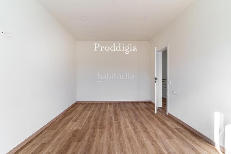 Foto 8122f23f-04b7-4ba2-8be7-179a092ca59f. Xalet amb calefacció aparcament piscina a Mira-sol Sant Cugat del Vallès