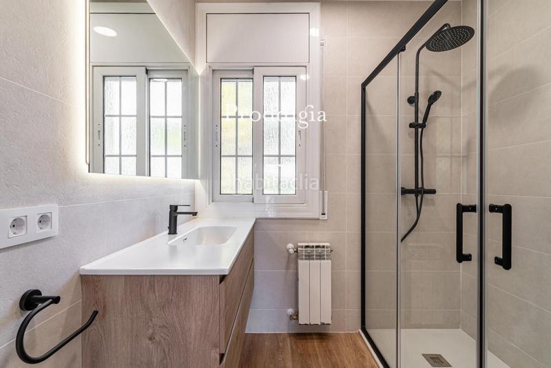 Foto b852c72e-bd9a-4b7f-927f-dd0c9a16d2a1. Xalet amb calefacció aparcament piscina a Mira-sol Sant Cugat del Vallès