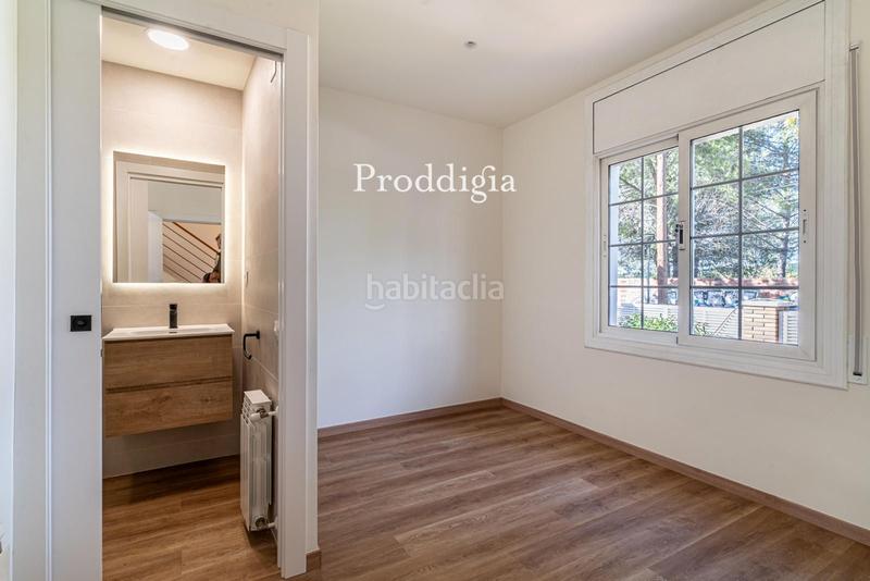 Foto c21f64de-e57c-47b2-8e06-00301614b73e. Xalet amb calefacció aparcament piscina a Mira-sol Sant Cugat del Vallès