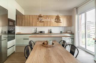 Appartamento  Tamarit. Luminoso piso con terraza y vistas despejadas en carrer tamarit