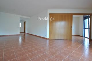 Etagenwohnung in Rosselló