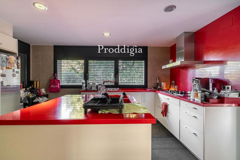 Foto 7b47faeb-6f18-437e-88fa-d63b11c374f8. Chalet mit heizung parking pool in Valldoreix Sant Cugat del Vallès