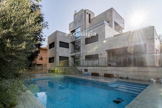 Xalet a Valldoreix. Espectaular villa cerca de la estaci�n de valldoreix