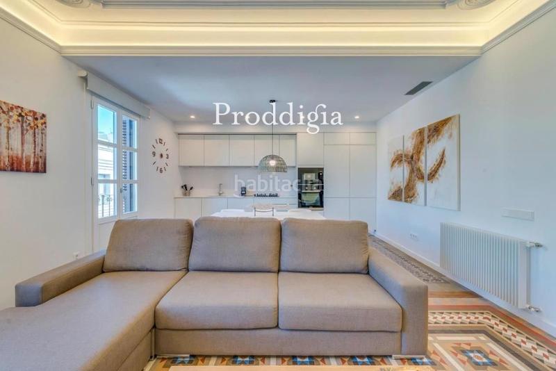 Foto 8318b004-ea93-4870-b276-6acf34f640b1. Alquiler piso preciosa vivienda totalmente amueblada en Barcelona