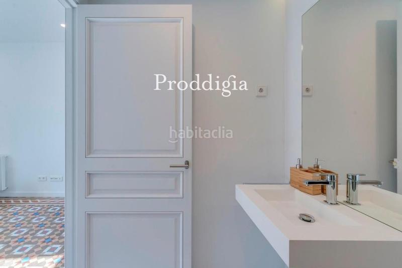 Foto a224101b-e78b-43f6-ac18-9a9ce0555268. Alquiler piso preciosa vivienda totalmente amueblada en Barcelona