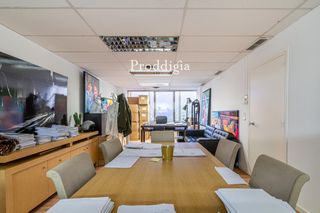 Lloguer Oficina  Travessera gracia. Oficina de 130 m en alquiler  amplia y perfectamente acondiciona